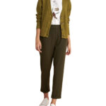 Attrattivo γυναικείο υφασμάτινο παντελόνι με λάστιχο και ρεβέρ 9910559J