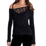 Attrattivo γυναικείο μονόχρωμο τοπ ντραπέ με δαντέλα 9922031