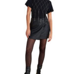 Attrattivo γυναικεία μίνι φούστα δερματίνης με ζώνη 9921531