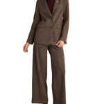 Attrattivo γυναικείο σακάκι με εφαρμοστή γραμμή 9921568