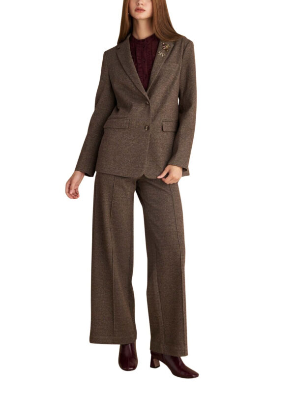 Attrattivo γυναικείο σακάκι με εφαρμοστή γραμμή 9921568 Attrattivo γυναικείο σακάκι με εφαρμοστή γραμμή 9921568