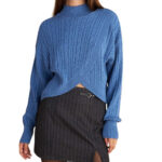 Attrattivo γυναικεία πλεκτή ασύμμετρη μπλούζα 9P22085C