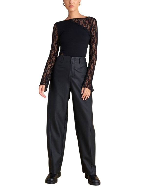 Attrattivo γυναικείο παντελόνι δερματίνης barrel 9921528 Attrattivo γυναικείο παντελόνι δερματίνης barrel 9921528