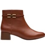 Clarks γυναικείο δερμάτινο ανατομικό μποτάκι 26184202